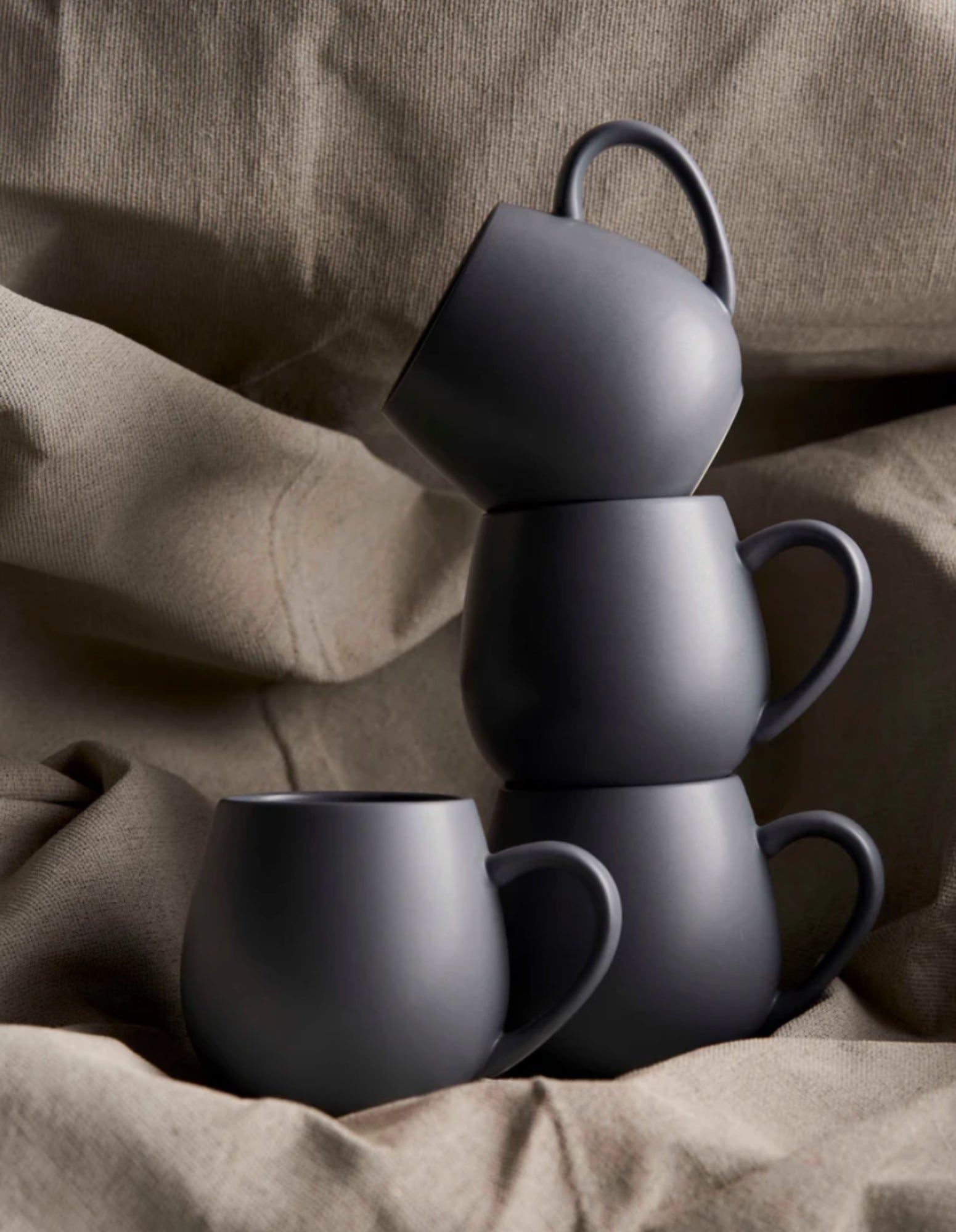 Hug Me Mugs / Matte Grey