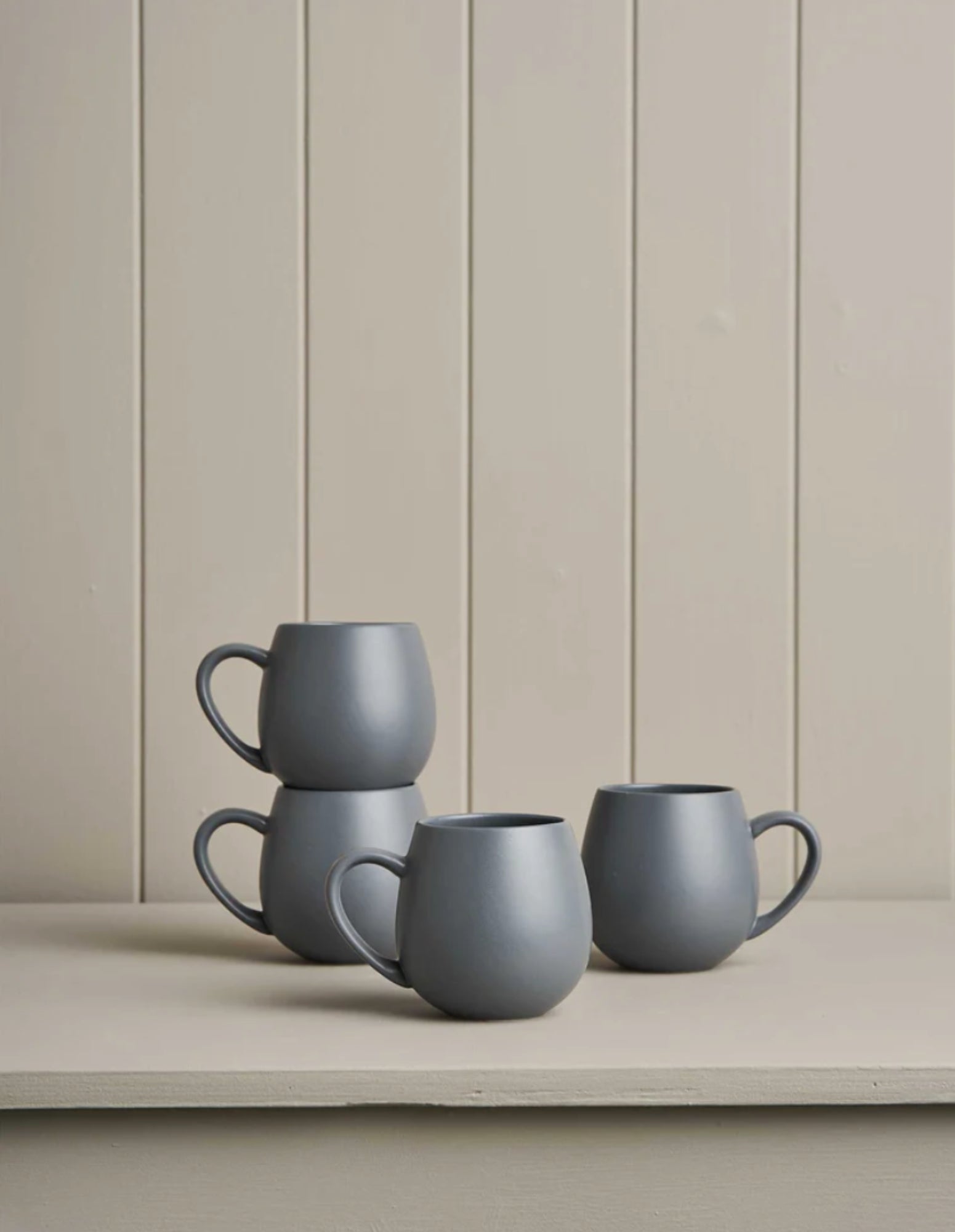 Hug Me Mugs / Matte Grey