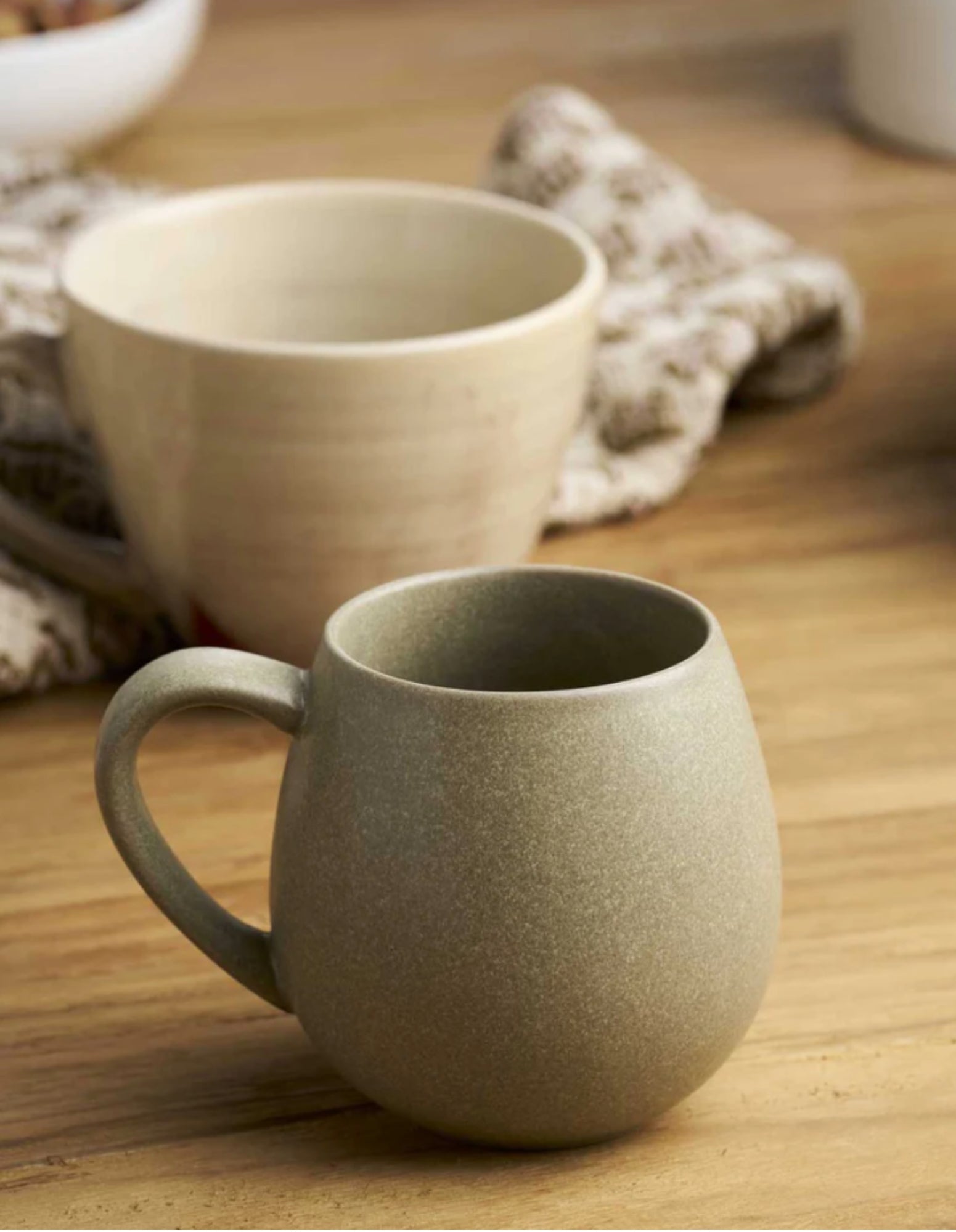 Hug Me Mugs / Olive