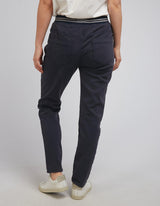 Sylvia Jogger - Navy - Foxwood