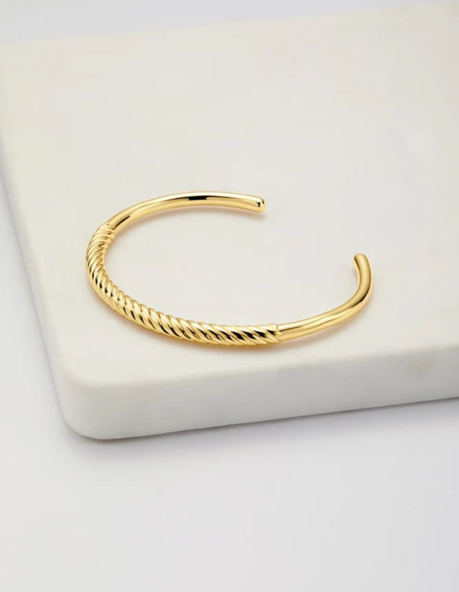 Tia Cuff Bracelet - Gold - Zafino